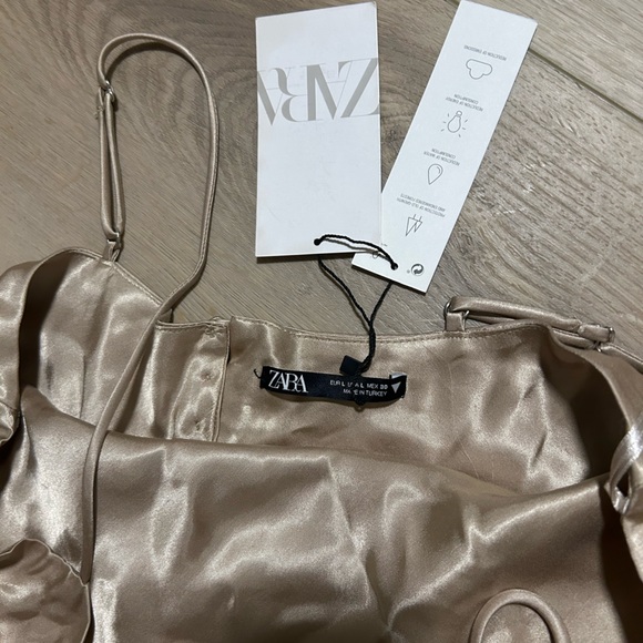 NWT Zara Gold Silky Drape Front Tank - Size M - Picture 7 of 11